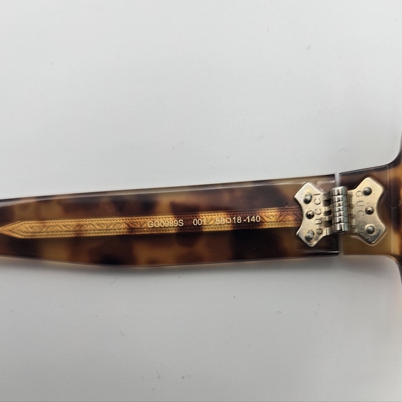 Gucci Tortoise Shell Sunglasses with Blue Lenses - Picture 5 of 6